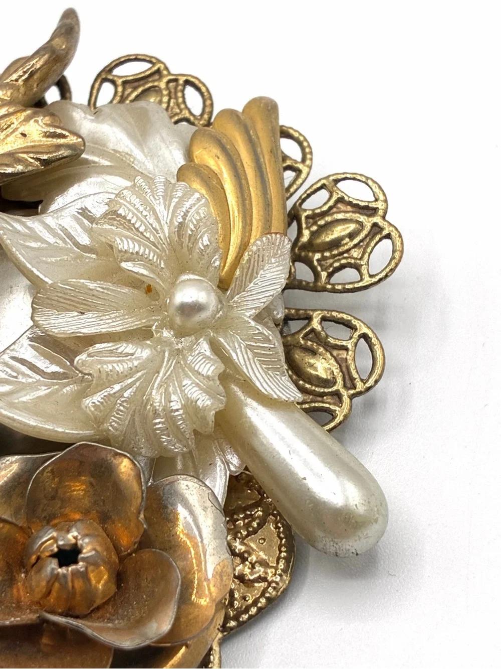 Vintage Unique Gold Tone Floral Brooch Faux Pearl Cluster Statement Pin